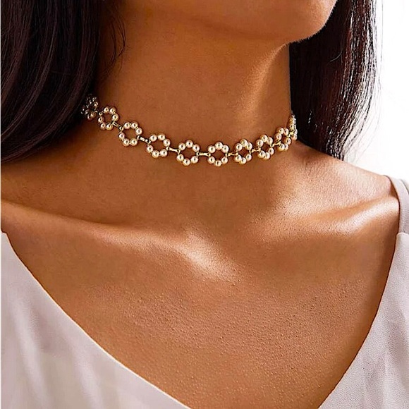 Jewelry - Pearl Gold Flower Choker